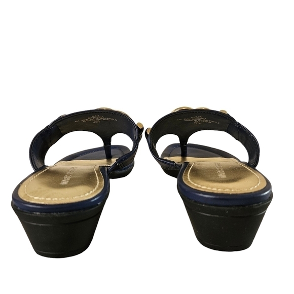 Marc Fisher Ariana Dark Blue Thong Low Heel Sandals Sz 6,6.5 - Picture 4 of 8